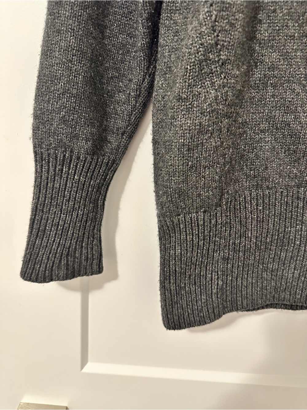 Aritzia Babaton Nicolas Grey Nicolas Cashmere Wool Turtleneck Sweater Size XS - Picture 3 of 12